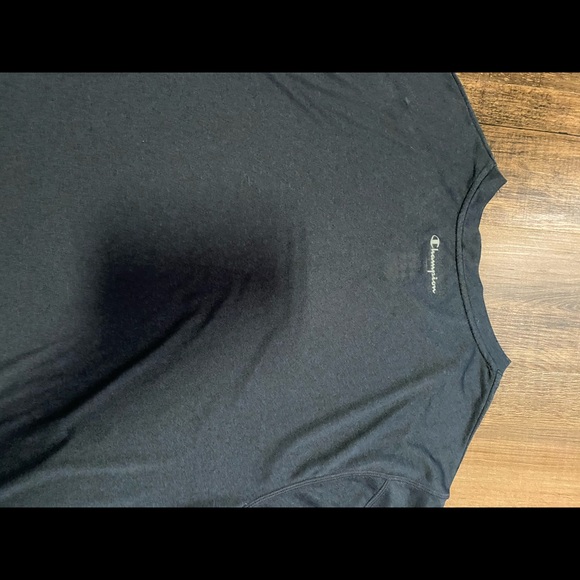 Nike and champion athletic shirts - Picture 4 of 5